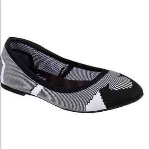 Skechers “Cleo Wham” ballet flats